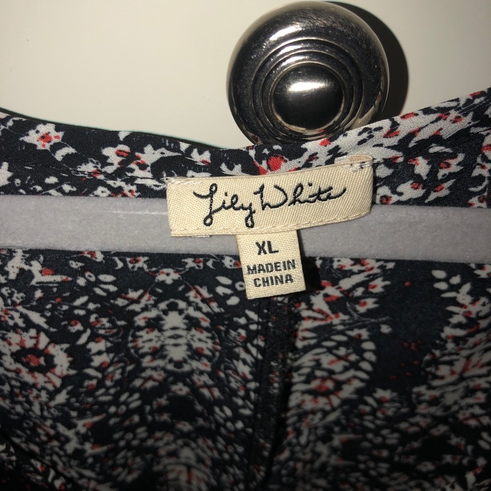 Patterned Blouse - Picture 2 of 5